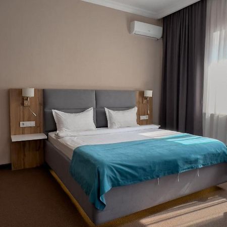 Keremet Hotel Alma-Ata Buitenkant foto