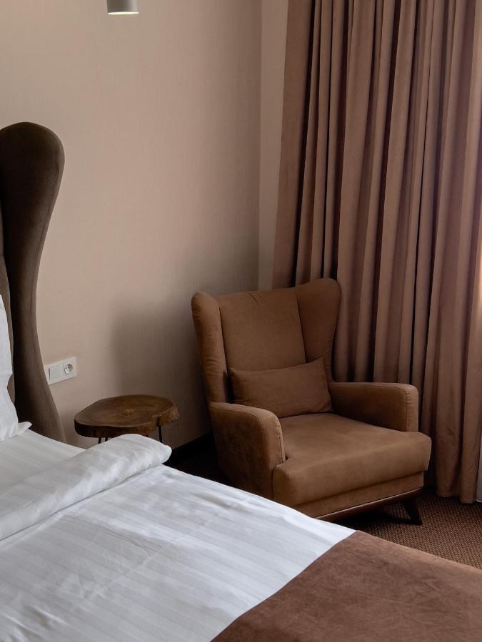 Keremet Hotel Alma-Ata Buitenkant foto
