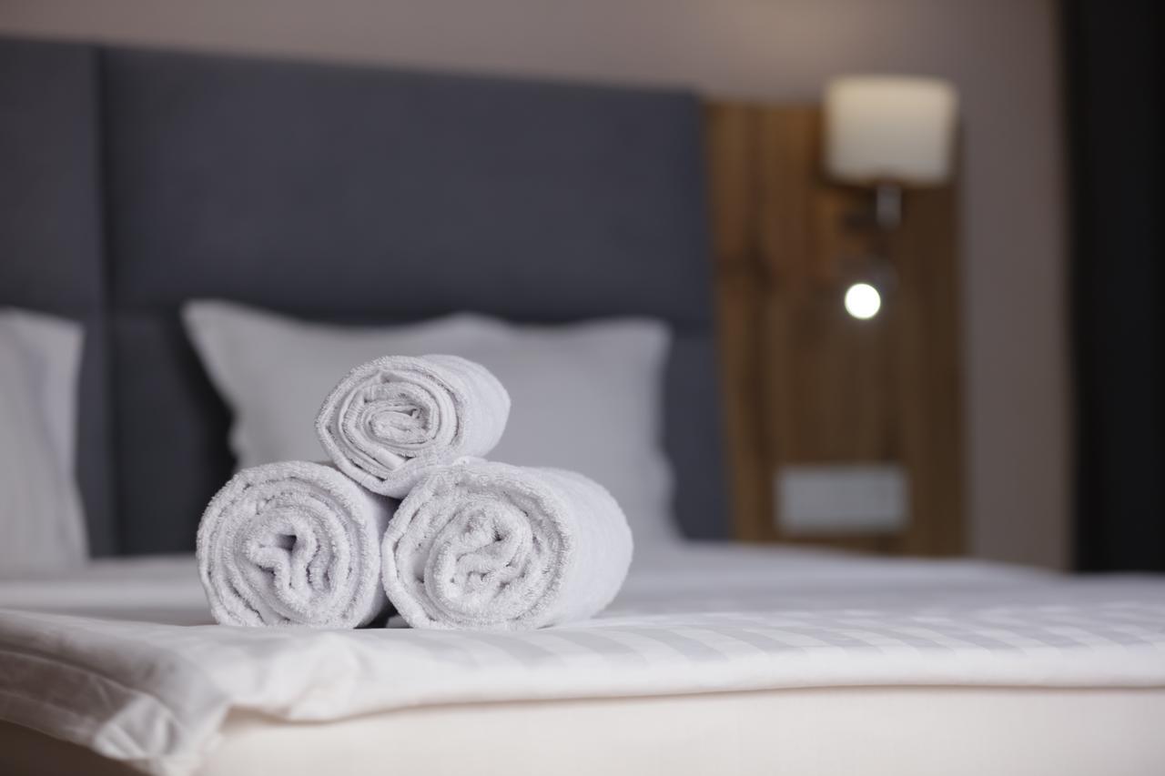 Keremet Hotel Alma-Ata Buitenkant foto