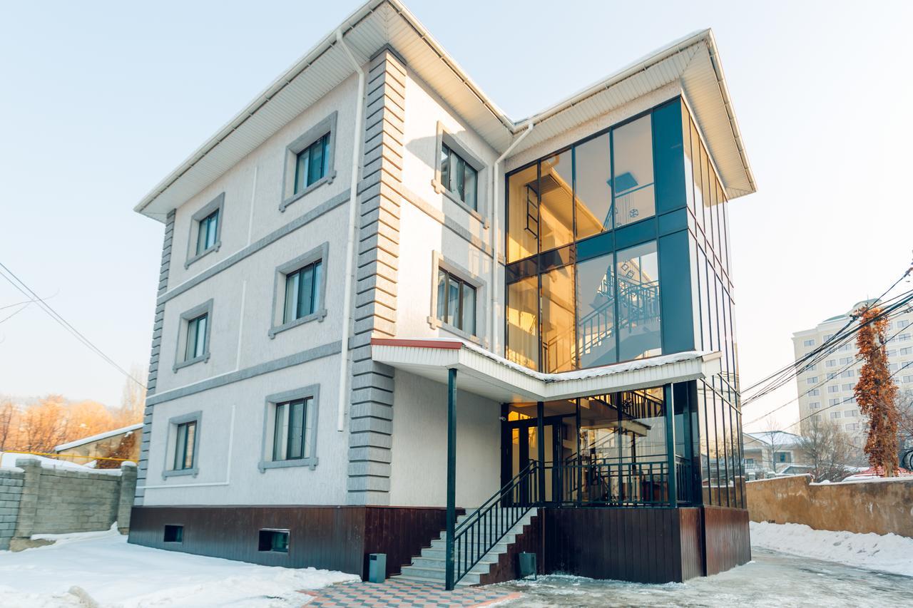 Keremet Hotel Alma-Ata Buitenkant foto